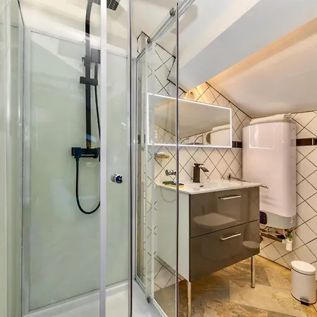 Royales - Hypercentre - Clim & Parking Apartment *